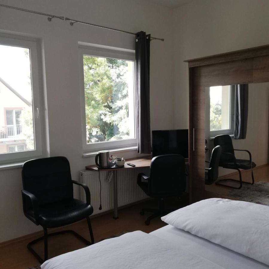 Rezident Consult S.R.O. 호텔 브라티슬라바 외부 사진